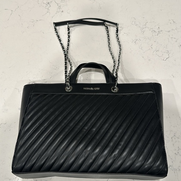 NWT Michael Kors Large Black Shoulder Bag - Picture 3 of 13